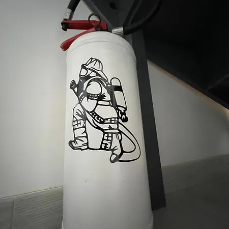 Chista E A Zita!! شقة